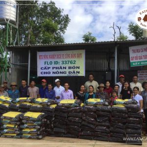 EATU-tặng-phân-bón-hữu-cơ-9 EATU-tặng-phân-bón-hữu-cơ-9