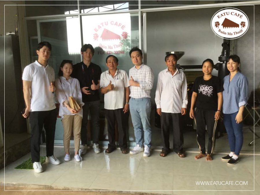 Các bạn Hàn quốc đến thăm Htx Nông Nghiệp Dịch Vụ Công Bằng EaTu
